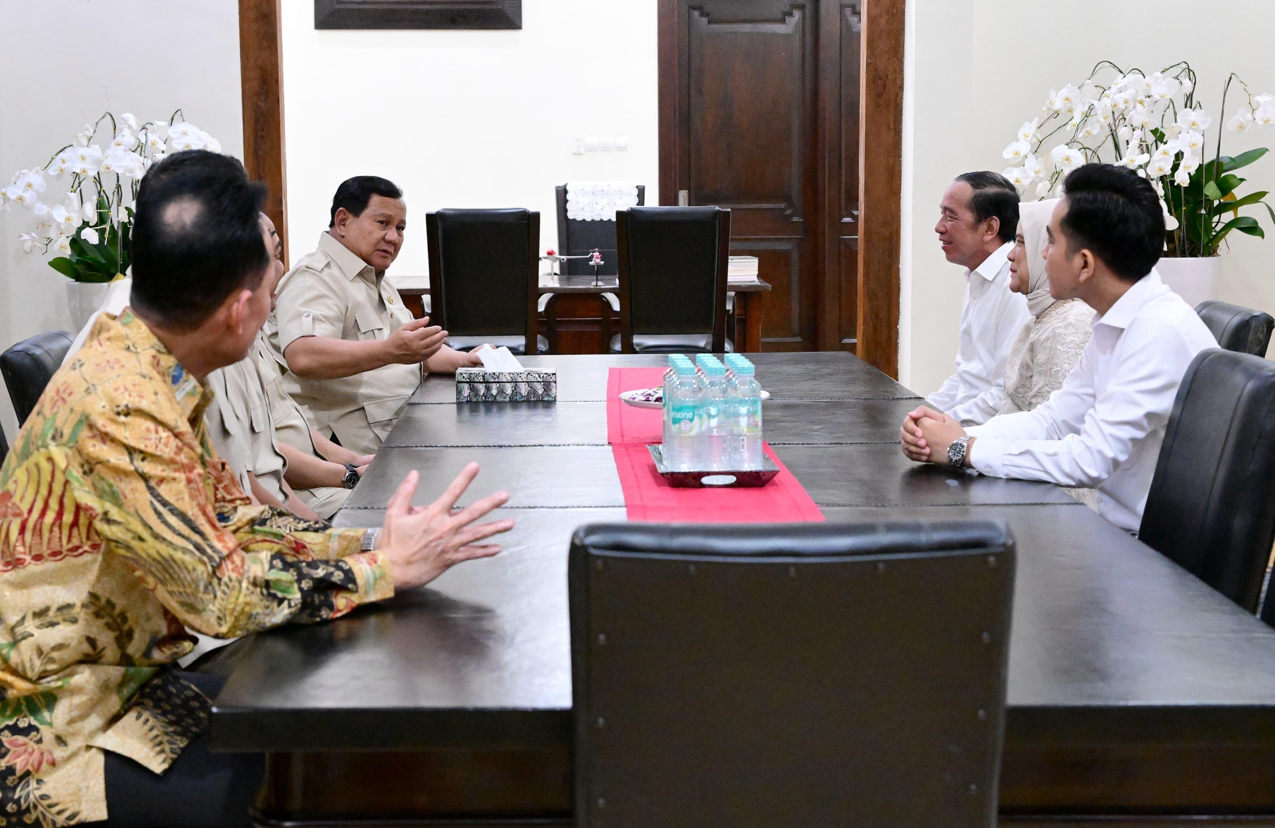 Presiden Prabowo Bertemu Jokowi ,Sampaikan Konsistensi Diplomasi Indonesia