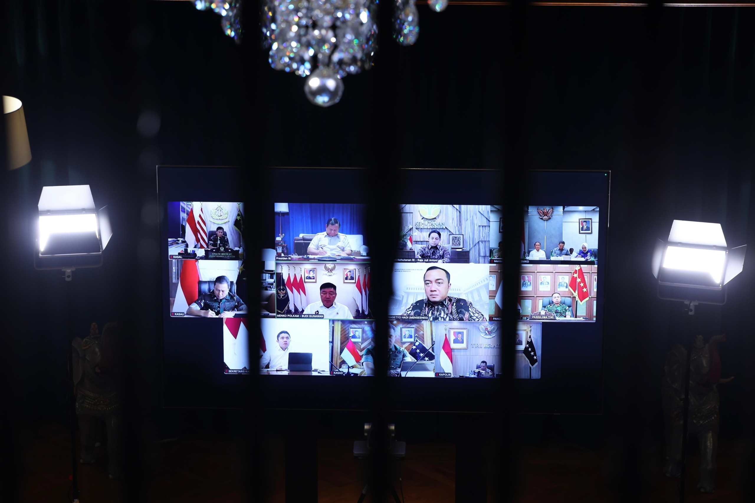 Presiden Prabowo Bahas Pencegahan Kebakaran Hutan dan Lahan, Pimpin Rapat dari Hambalang