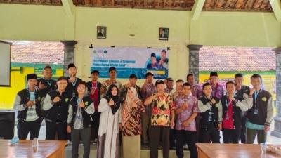 KKN Kelompok 7,Universitas Al-Hikmah Indonesia (UAI),adakan workshop pembuatan tempat pembakaran sampah minim asap