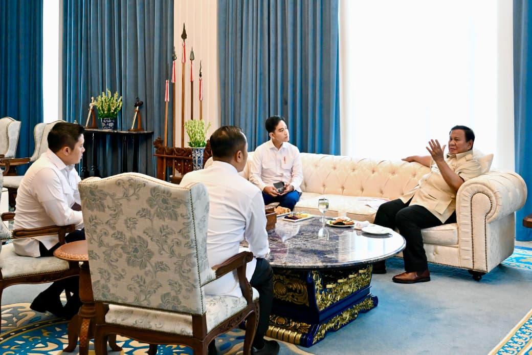 Presiden Prabowo Terima Wapres Gibran di Istana Merdeka Usai Hadiri KTT G20 di Johannesburg
