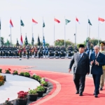 Presiden Prabowo Disambut PM Shehbaz Sharif dengan Upacara Kenegaraan di Islamabad