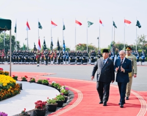 Presiden Prabowo Disambut PM Shehbaz Sharif dengan Upacara Kenegaraan di Islamabad