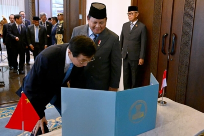 Presiden Prabowo Subianto Terima Kunjungan Kehormatan Ketua MPR RRT Tiongkok di Istana Merdeka